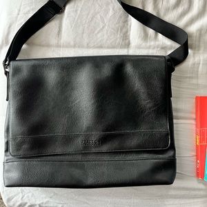 Reaction Kenneth Cole bag